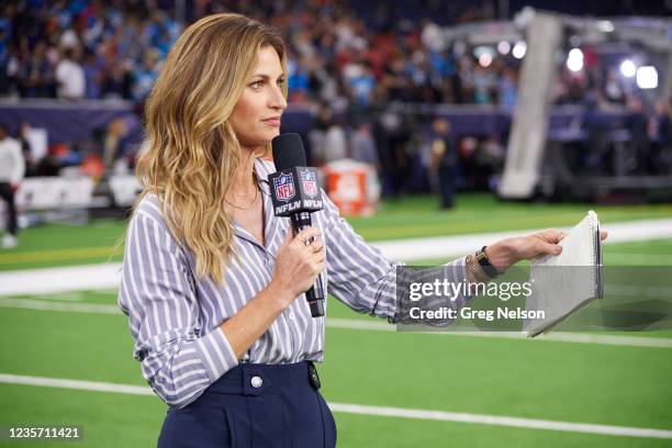Sports Sideline Reporter Erin Andrews Photos and Premium High Res