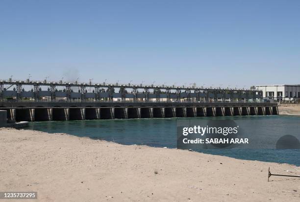 Picture shows on September 26, 2021 a view of the Nazim al-Warwar, by the Euphrates River in the Iraqi city of Ramadi, in the Anbar region, a vast...