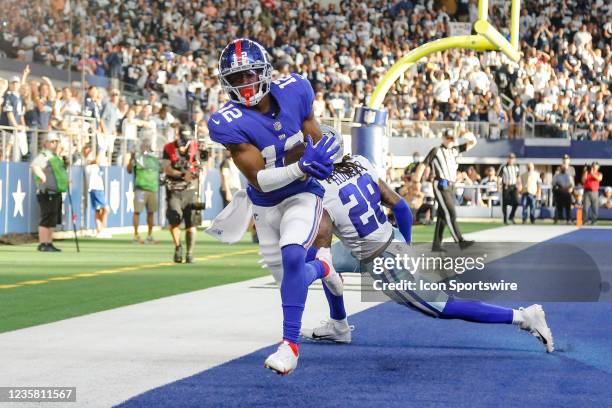 New York Giants wide receiver John Ross catches a pass but only one foot stayed in bounds for an incompletion during the game between the Dallas...