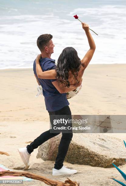 Paradise is coming to a close and after last weeks shocking breakup of the couple Most Likely to Live Happily Ever After, the remaining beachgoers...