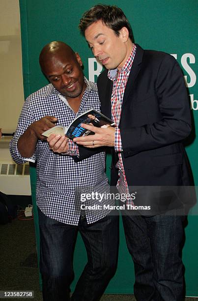 Jimmy Fallon Sign 94 Jimmy Fallon Signs Copies Of Thank You Notes Photos & High Res ...
