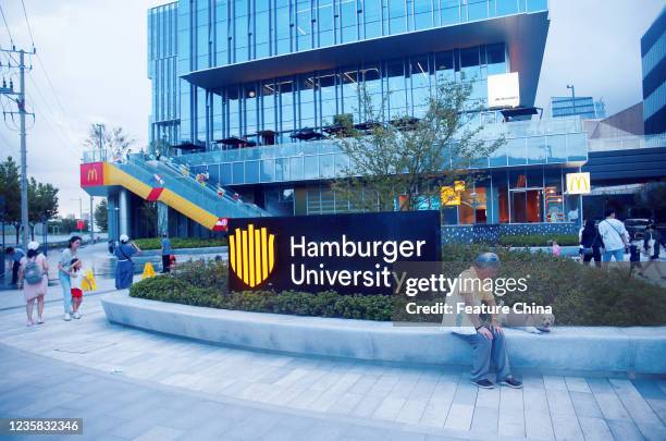 70 Mcdonalds Hamburger University Stock Photos, High-Res Pictures, and Images - Getty Images 70 Mcdonalds Hamburger University Stock Photos, High-Res Pictures, and Images - Getty Images