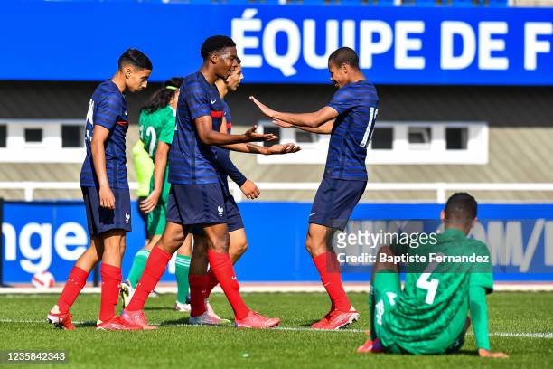Mahamadou KANOUTE of France U18 celebrates his goal with Kevin DANOIS of France U18 during the friendly international soccer match between France U18...