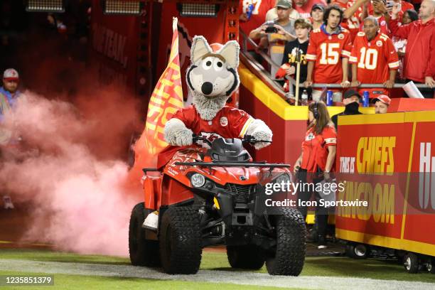Kc Ru Kc Wolf Photos Photos and Premium High Res Pictures - Getty Images