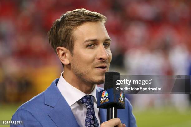 Sports Jac Collinsworth reports from the field before an NFL football game between the Buffalo Bills and Kansas City Chiefs on Oct 10, 2021 at GEHA...