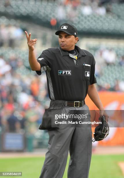 national league umpire uniform