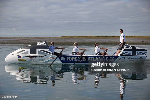 Mark Pollock Rowing Atlantic Rowing Photos and Premium High Res Pictures - Getty Images