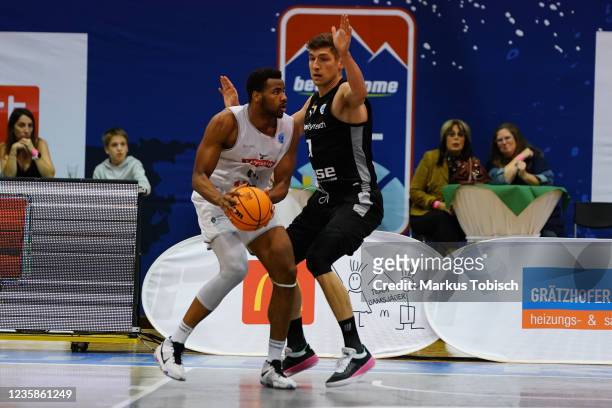 Justin Briggs of Kapfenberg and Andreas Seiferth of Bayreuth during the FIBA Europe Cup match between Kapfenberg Bulls and Bayreuth at Sporthalle...