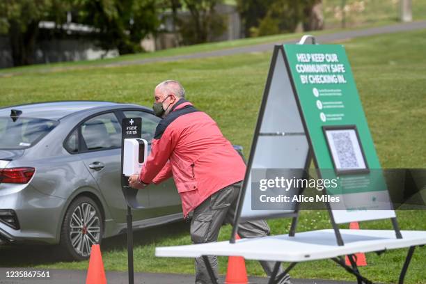 Patrons arrive on course at Warrnambool Racing Club, which is holding the meeting as a vaccination passport trial, ahead of Fabriweld Constructions...