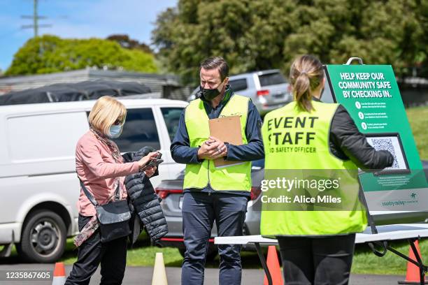 Patrons arrive on course at Warrnambool Racing Club, which is holding the meeting as a vaccination passport trial, ahead of Fabriweld Constructions...