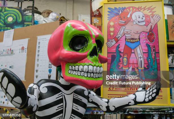 General view of monumental skulls, during the preparations for the Day of the Dead Parade 'Mexican roots' in the Visual Arts workshop "El Volador",...