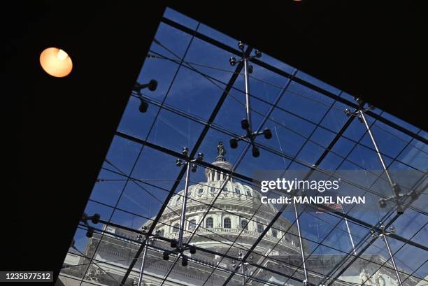 Capitol Skylight Rof Skylight Dome Photos and Premium High Res Pictures - Getty Images