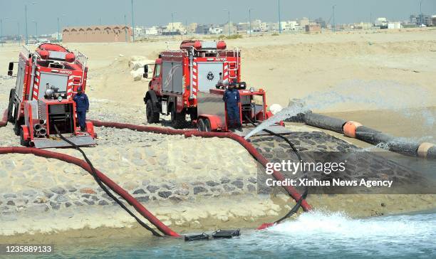 Kuwait Fire Rescue Kuwait Governorate Photos and Premium High Res Pictures - Getty Images