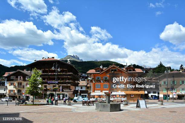 dolomiti: moena - (val di fassa). - trento stock pictures, royalty-free photos & images
