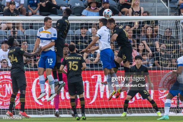 Chris Wondolowski of San Jose Earthquakes heads the ball towards goal during the match against Los Angeles FC at Banc of California Stadium on...