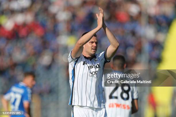 Josip Ilicic of Atalanta BC celebrates after scoring a goal during the Serie A match between Empoli FC and Atalanta BC at Stadio Carlo Castellani on...