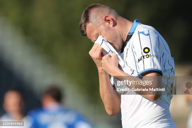 Josip Ilicic of Atalanta BC in action during the Serie A match between Empoli FC and Atalanta BC at Stadio Carlo Castellani on October 17, 2021 in...