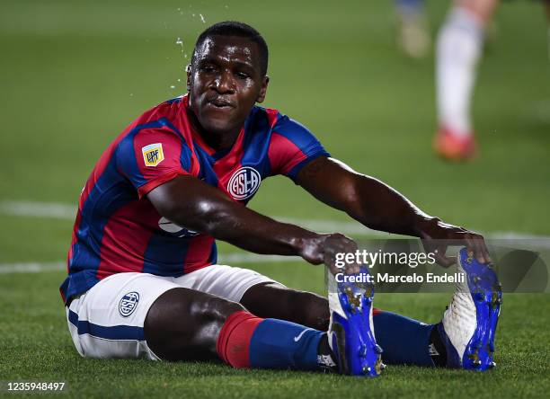 Cristian Zapata of San Lorenzo gestures during a match between River Plate and San Lorenzo as part of Torneo Liga Profesional 2021 at Estadio...