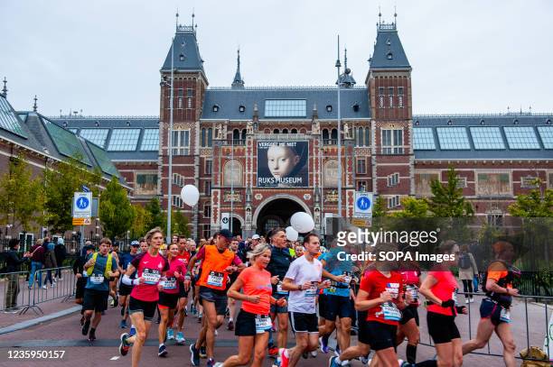 View of the runners with the Rijksmuseum in the background. Last year, the marathon was canceled due to the coronavirus, but with 31,000...
