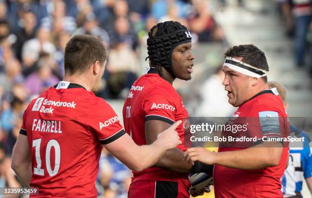 Saracens' Maro Itoje celebrates scoring his sides first try with Saracens' Owen Farrell and Saracens' Jamie George during the Gallagher Premiership...