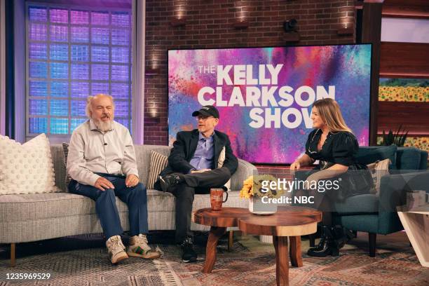 Episode 1044 -- Pictured: Clint Howard, Ron Howard, Kelly Clarkson --
