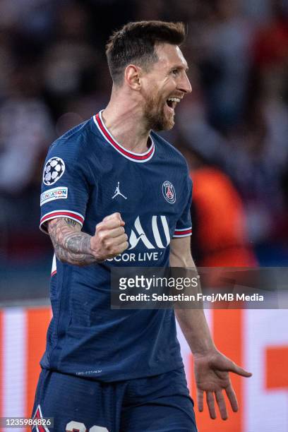 Lionel Messi of Paris Saint-Germain celebrates after scoring his second goal during the UEFA Champions League group A match between Paris...