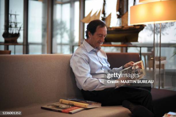 Michel-Edouard Leclerc, PDG du groupe de grande distribution du même nom pose à son bureau le 06 décembre 2007 à Ivry-Sur-Seine. AFP PHOTO MARTIN...