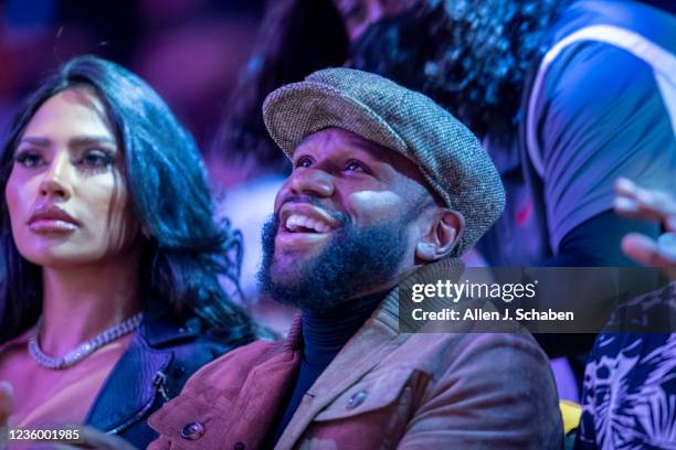 Los Angeles, CA Boxing superstar Floyd Mayweather Jr. Attends a game between the Golden State Warriors and the Los Angeles Lakers on October 19, 2021...