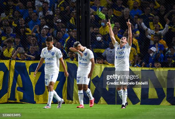 Tomas Badaloni of Godoy Cruz celebrates after scoring the first goal of his team during a match between Boca Juniors and Godoy Cruz as part of Torneo...