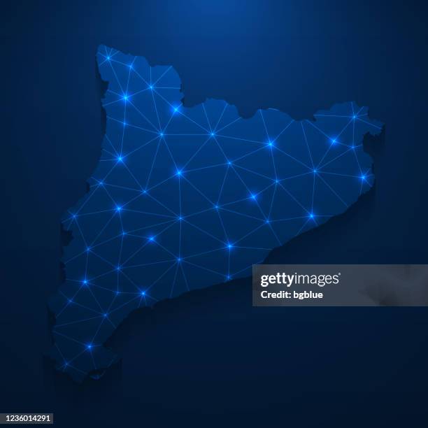 ilustraciones, imágenes clip art, dibujos animados e iconos de stock de red de mapas de cataluña - malla brillante sobre fondo azul oscuro - cataluña mapa