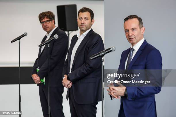 Federal Managing Director of the federal Alliance 90/The Greens party Michael Kellner, General Secretary of the German Social Democratic Party Lars...