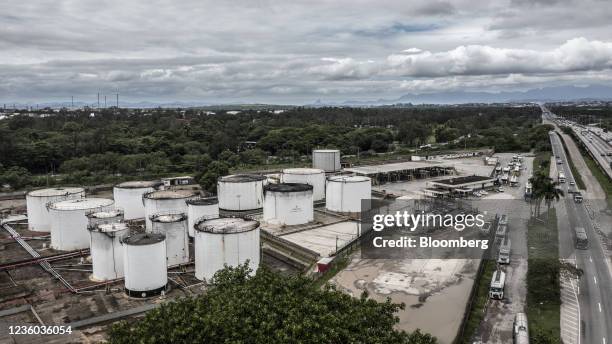 Reduc Rj Petrobras Refinery Photos and Premium High Res Pictures - Getty Images