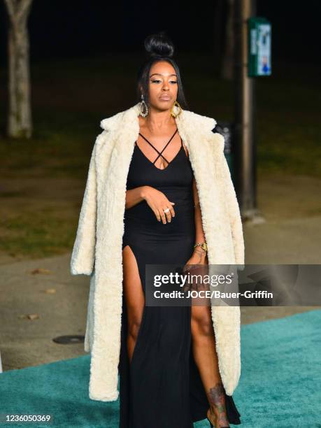 Dominque Perry Threads Dominique Perry Photos and Premium High Res Pictures - Getty Images