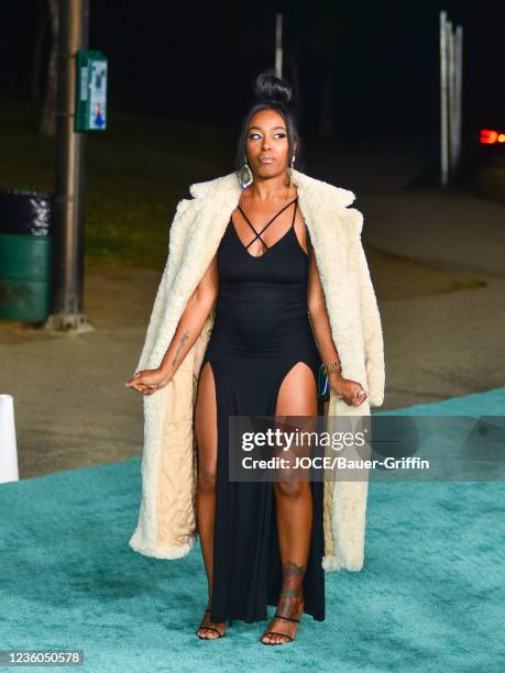Dominque Perry Threads Dominique Perry Photos and Premium High Res Pictures - Getty Images