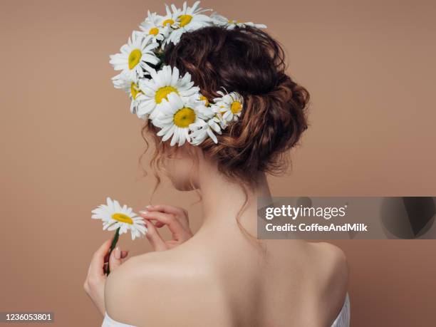 mooie bruid - beautiful bride stockfoto's en -beelden