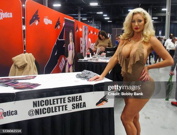 Nicolette Shea attends Exxxotica Expo 2021 at New Jersey Convention and Exposition Center on October 22, 2021 in Edison, New Jersey.