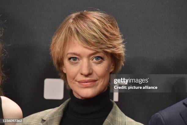 October 2021, North Rhine-Westphalia, Cologne: Actress Heike Makatsch comes to the screening of the film "Zero" at the Film Festival Cologne. Photo:...