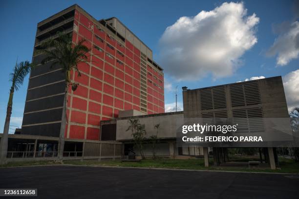 General view of the Central Library at the Central University of Venezuela in Caracas, on October 23, 2021. - Venezuela, now plagued by economic...