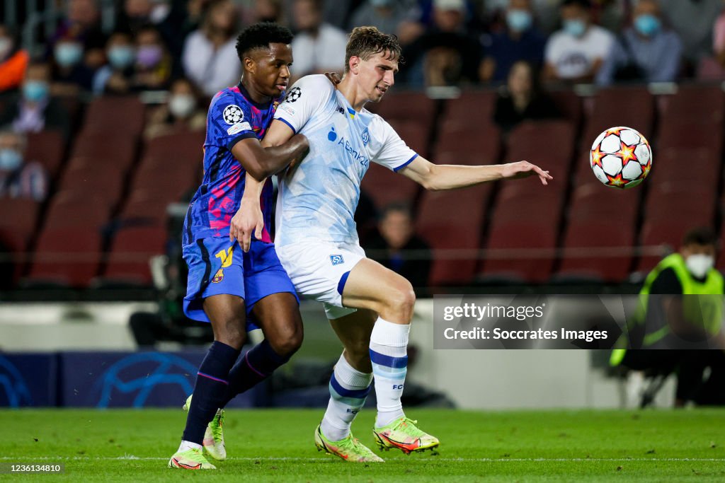 FC Barcelona v Dinamo Kiev - UEFA Champions League