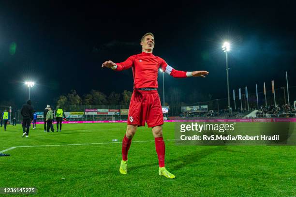 Goalkeeper Thomas Castella of FC Lausanne-Sport celebrates the win with fans after Swiss Cup match between FC Aarau and FC Lausanne-Sport at Stadion...