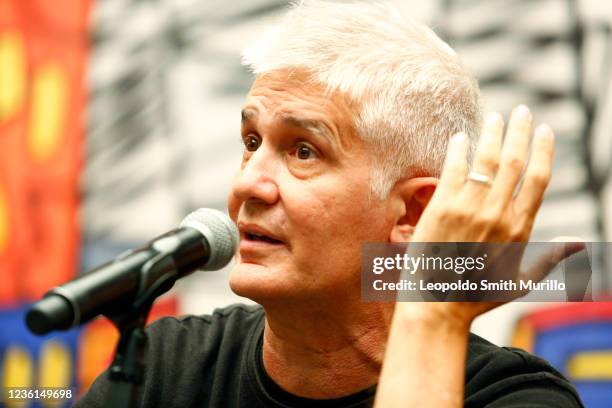 Cuban conductor Carlos Celdran speaks at a press conference to present "Diez Millones" during the 49th Cervantino International Festival on October...