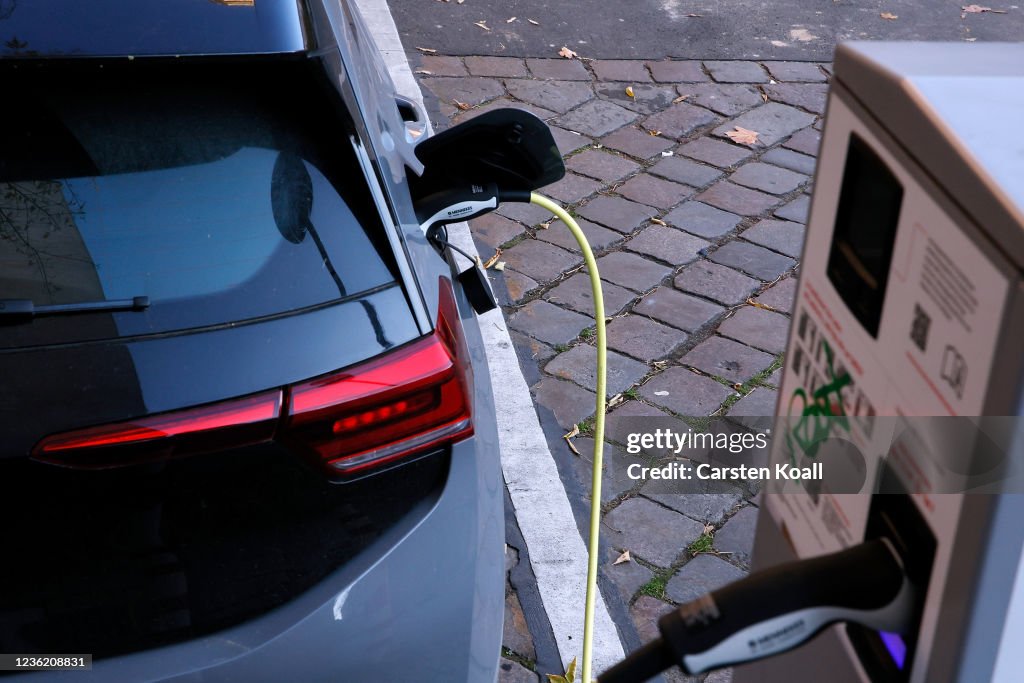 Berlin Expands Its Electric Car Charging Capacity