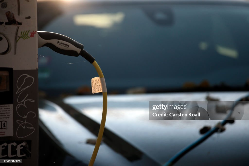 Berlin Expands Its Electric Car Charging Capacity