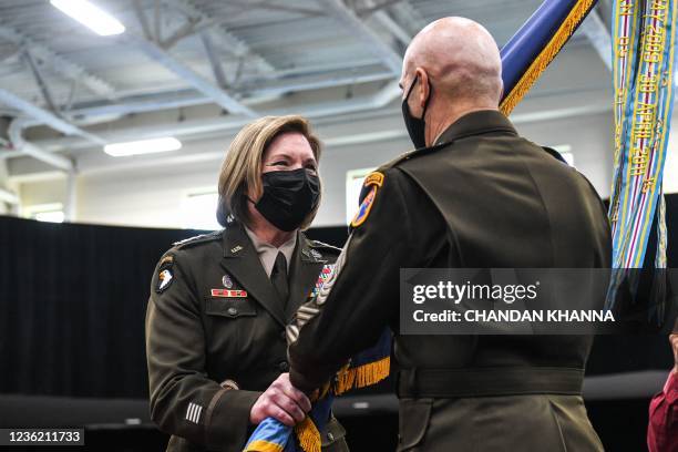 Laura J Richardson Photos and Premium High Res Pictures - Getty Images