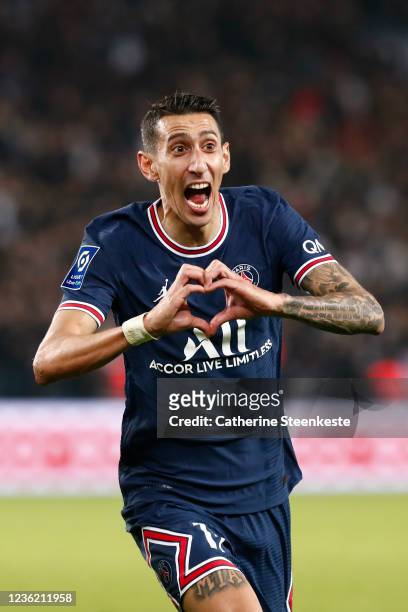 Angel Di Maria of Paris Saint-Germain celebrates his goal during the Ligue 1 Uber Eats match between Paris Saint Germain and Lille OSC at Parc des...