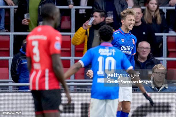 Michel Vlap of FC Twente celebrates 0-1 during the Dutch Eredivisie match between PSV v Fc Twente at the Philips Stadium on October 30, 2021 in...