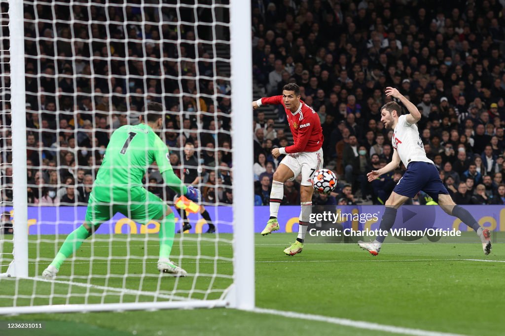 Tottenham Hotspur v Manchester United - Premier League