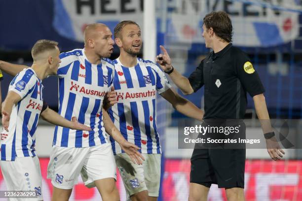 Tibor Halilovic of SC Heerenveen, Sven van Beek of SC Heerenveen, Siem de Jong of SC Heerenveen, referee Martin van den Kerkhof during the Dutch...