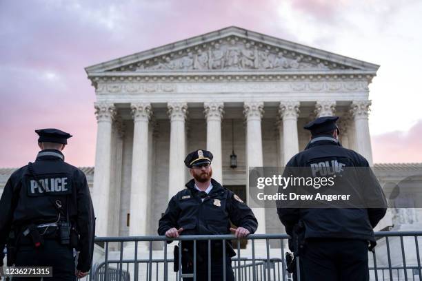 7 280 Supreme Court Police Stock Photos High Res Pictures and Images 7 280 Supreme Court Police Stock Photos High Res Pictures and Images