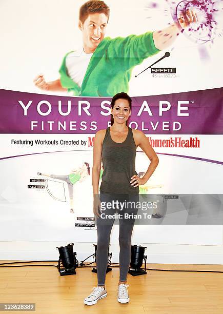 Brooke Burke Fitness Video Game Demo For Your Shape Fitness Evolved Imagens  e fotografias de stock - Getty Images